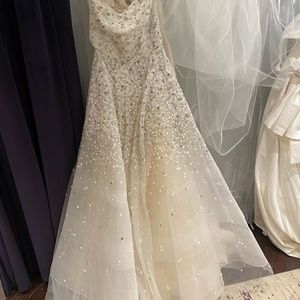 Never used, unaltered Reem Acra Treasured wedding dress